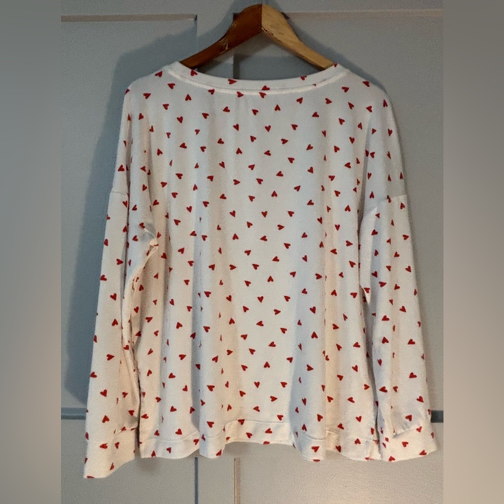 Red Heart Patterned Cozy Top - Picture 6 of 9
